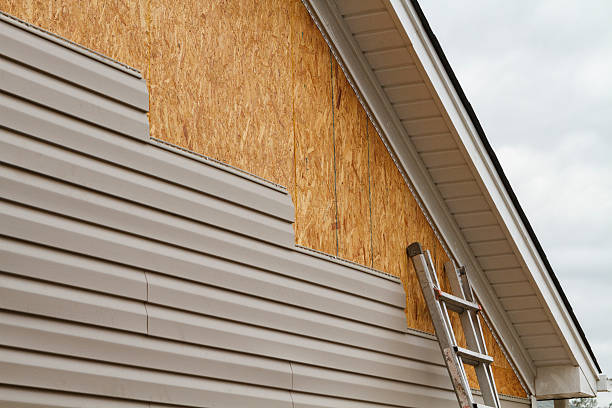 Professional Emergency Siding Repair technician working in Alliance, NC